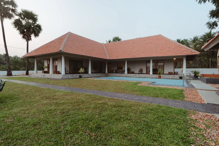 Teak Verandah Lounge
